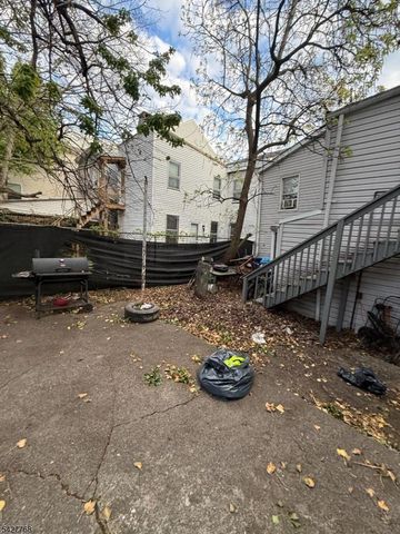 63 Pearl St, Paterson City, NJ 07501