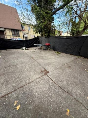 63 Pearl St, Paterson City, NJ 07501
