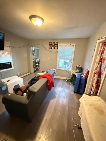 63 Pearl St, Paterson City, NJ 07501