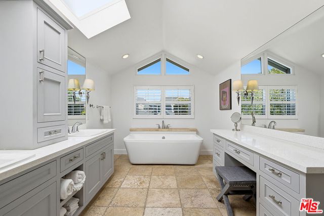 13082 Mindanao Way 57, Marina Del Rey, CA 90292