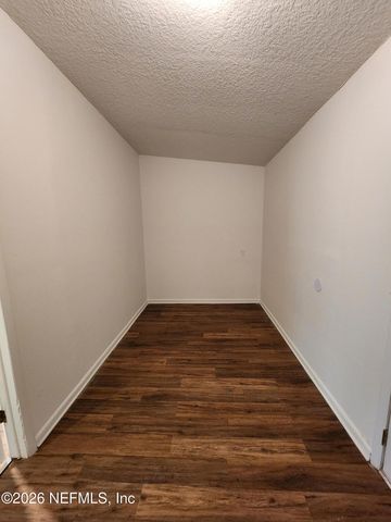 1721 HAWAII Drive E, Jacksonville, FL 32246