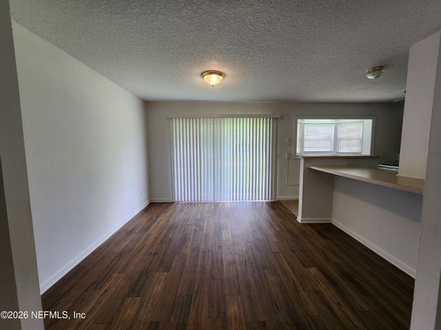 1721 HAWAII Drive E, Jacksonville, FL 32246