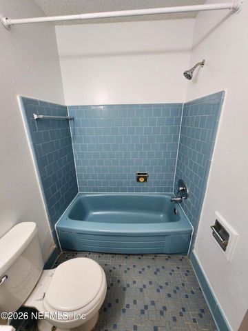 1721 HAWAII Drive E, Jacksonville, FL 32246