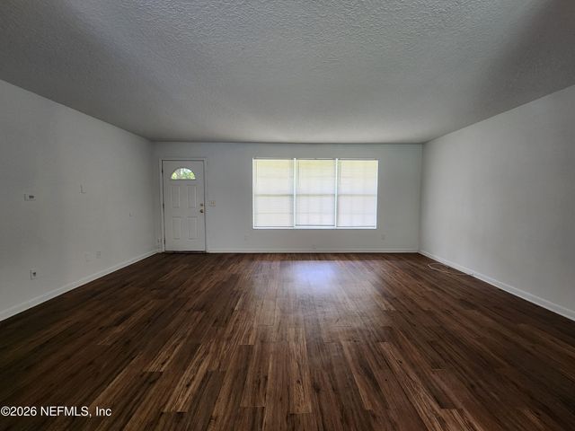 1721 HAWAII Drive E, Jacksonville, FL 32246