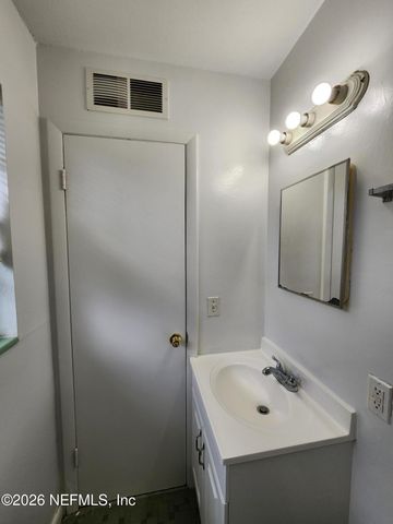 1721 HAWAII Drive E, Jacksonville, FL 32246