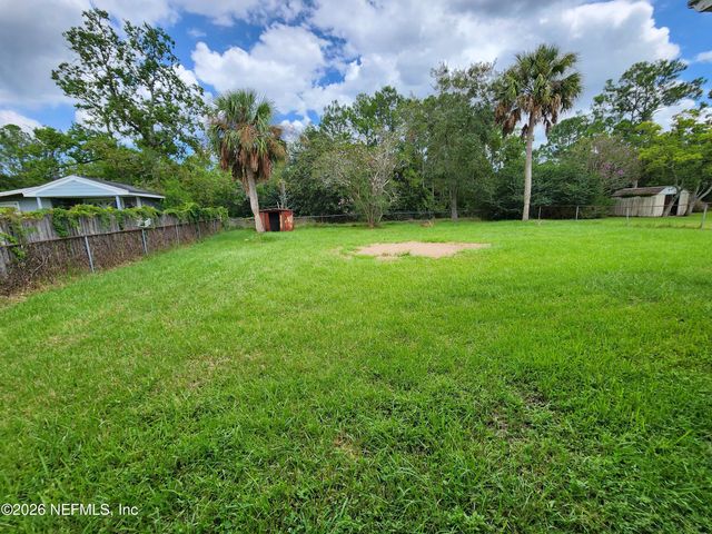 1721 HAWAII Drive E, Jacksonville, FL 32246
