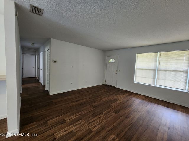 1721 HAWAII Drive E, Jacksonville, FL 32246
