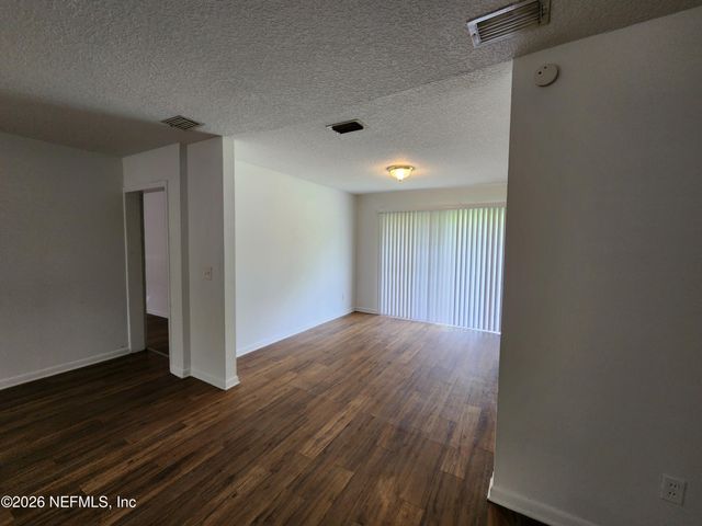 1721 HAWAII Drive E, Jacksonville, FL 32246