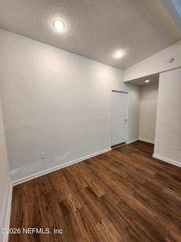 1721 HAWAII Drive E, Jacksonville, FL 32246