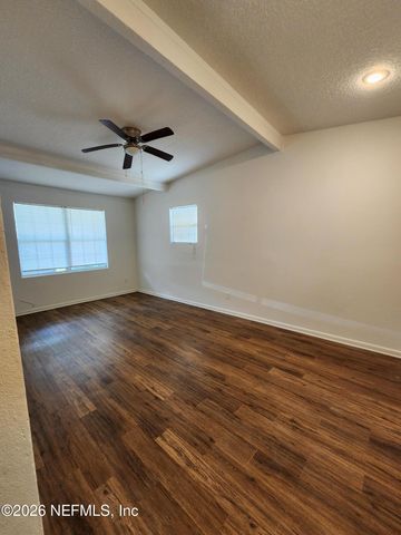 1721 HAWAII Drive E, Jacksonville, FL 32246
