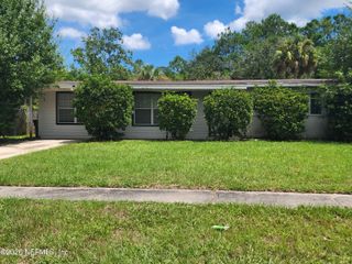 1721 HAWAII Drive E, Jacksonville, FL 32246