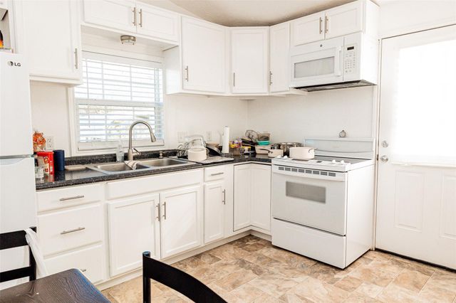 8608 Captain Scott Road, Brenham, TX 77833