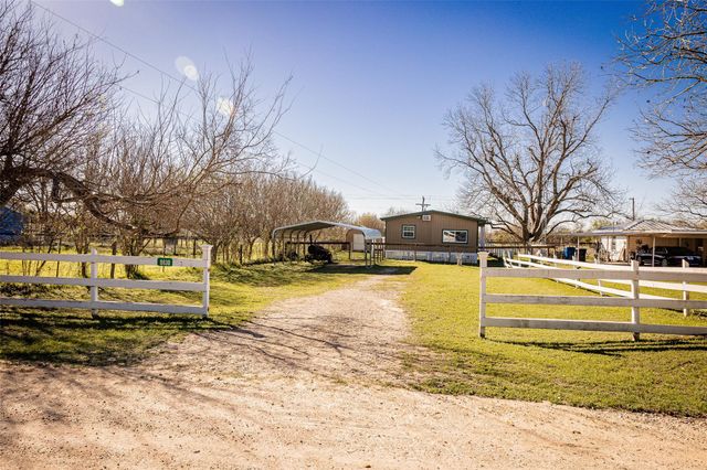 8608 Captain Scott Road, Brenham, TX 77833