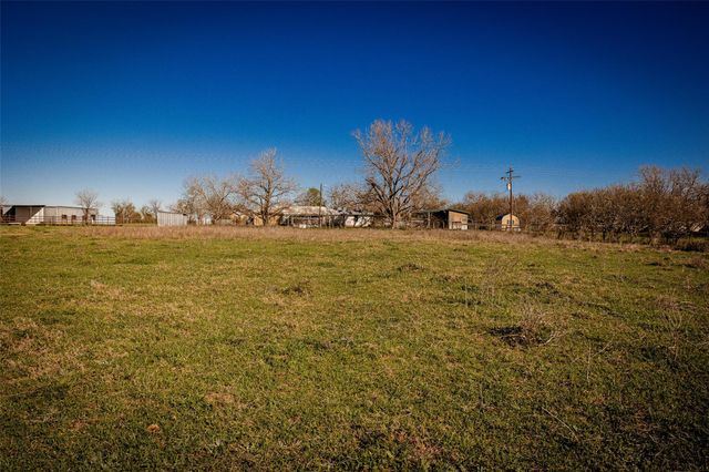 8608 Captain Scott Road, Brenham, TX 77833