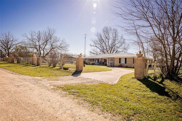 8608 Captain Scott Road, Brenham, TX 77833