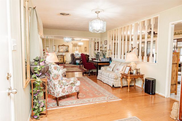 8608 Captain Scott Road, Brenham, TX 77833