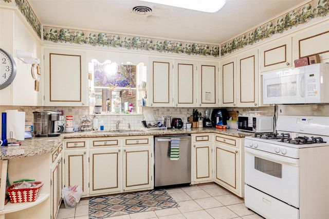 8608 Captain Scott Road, Brenham, TX 77833