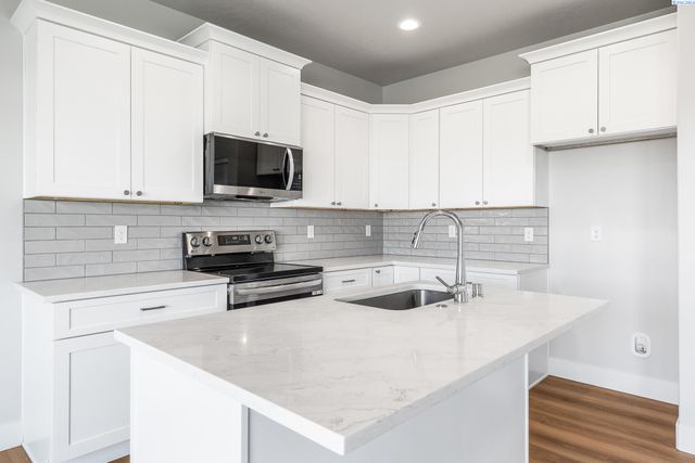 7472 Grapevine Ct, West Richland, WA 99353