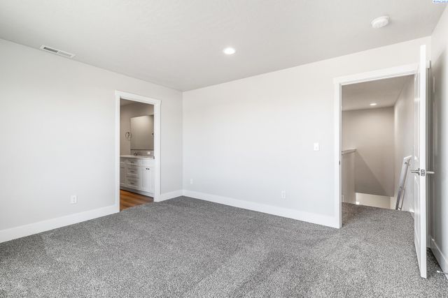 7472 Grapevine Ct, West Richland, WA 99353