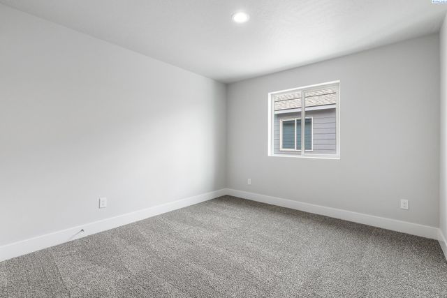 7472 Grapevine Ct, West Richland, WA 99353