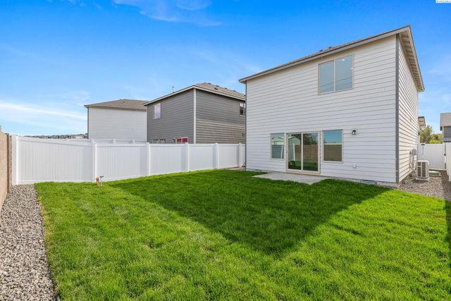 7472 Grapevine Ct, West Richland, WA 99353