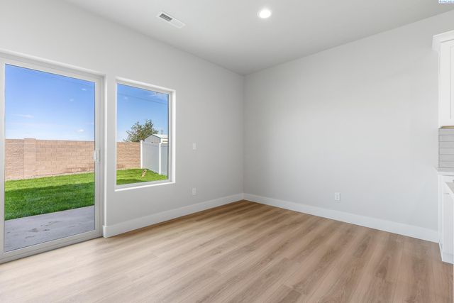 7472 Grapevine Ct, West Richland, WA 99353