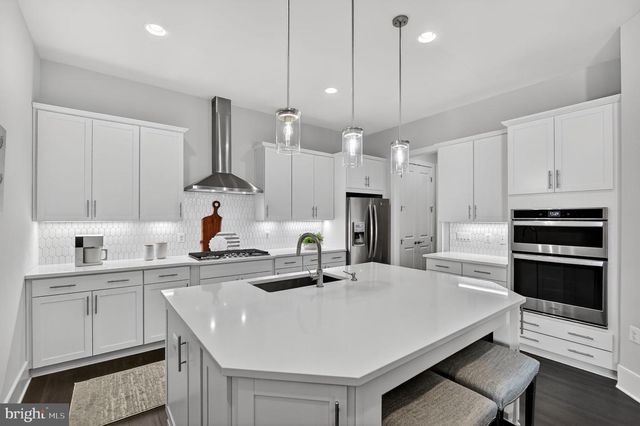 23731 SEPTEMBER SUN SQ, Ashburn, VA 20148