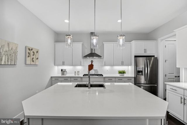 23731 SEPTEMBER SUN SQ, Ashburn, VA 20148