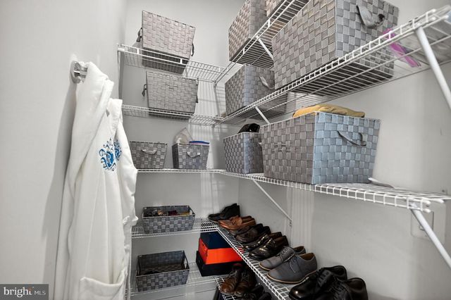 23731 SEPTEMBER SUN SQ, Ashburn, VA 20148