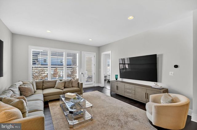 23731 SEPTEMBER SUN SQ, Ashburn, VA 20148