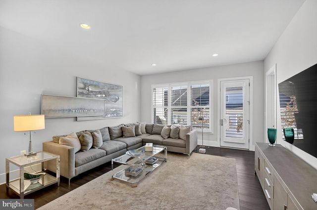 23731 SEPTEMBER SUN SQ, Ashburn, VA 20148