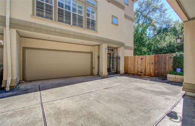 4613 Floyd Street, Houston, TX 77007