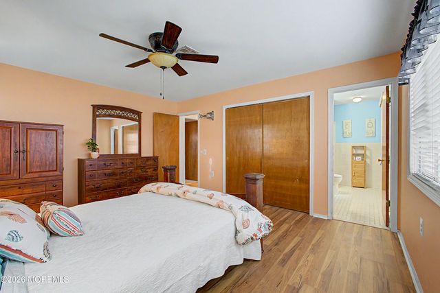 20 Thronbury Court, Toms River, NJ 08757