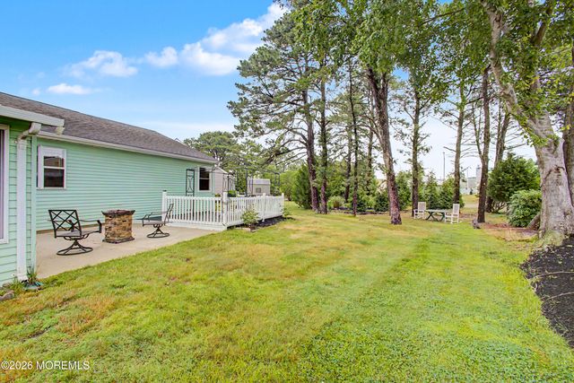 20 Thronbury Court, Toms River, NJ 08757