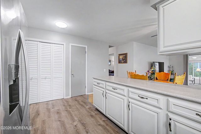 20 Thronbury Court, Toms River, NJ 08757