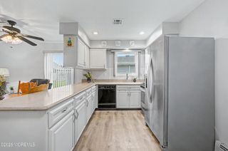 20 Thronbury Court, Toms River, NJ 08757