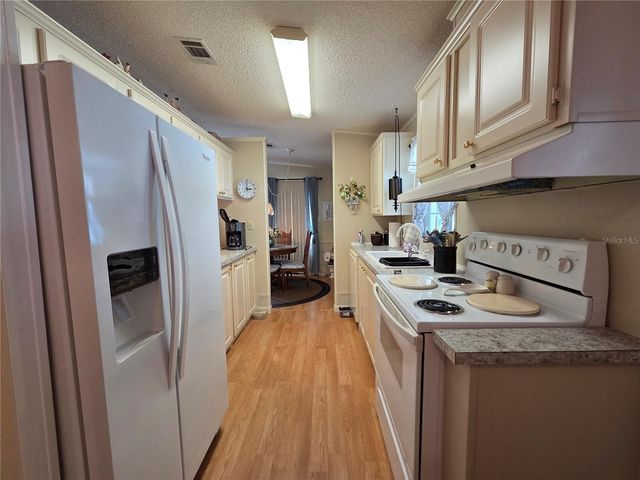 4157 71ST LANE N 14, St Petersburg, FL 33709