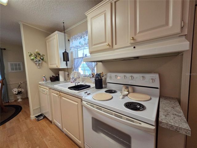 4157 71ST LANE N 14, St Petersburg, FL 33709