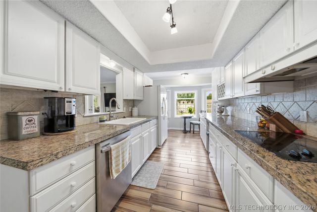 1900 W Indianola Street, Broken Arrow, OK 74012