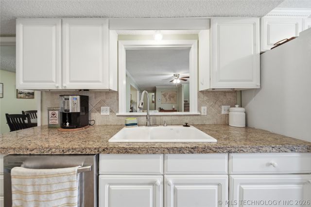1900 W Indianola Street, Broken Arrow, OK 74012