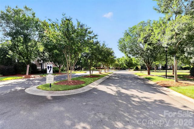 4540 Blackmuir Wood Circle, Charlotte, NC 28270