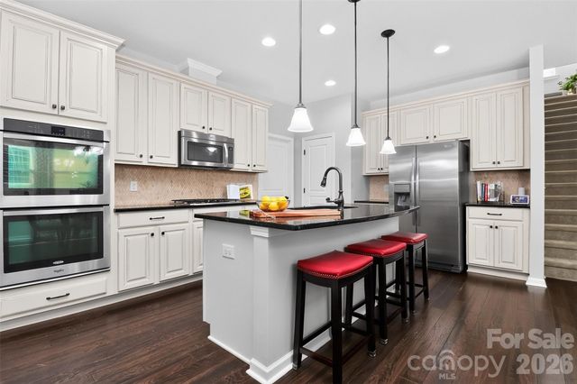 4540 Blackmuir Wood Circle, Charlotte, NC 28270