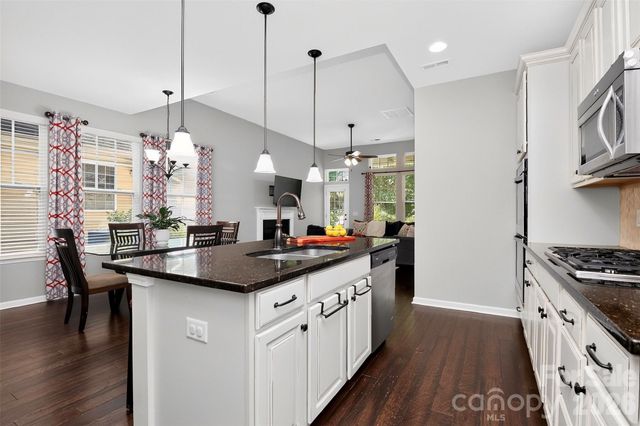 4540 Blackmuir Wood Circle, Charlotte, NC 28270