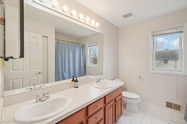 49941 Baychester Boulevard, Canton Charter Township, MI 48187