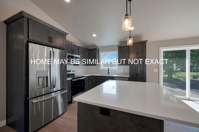 1033 GRAY STREET, Green Bay, WI 54303