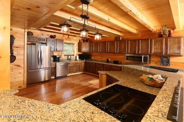 922 Black Bear Cub Way, Sevierville, TN 37862