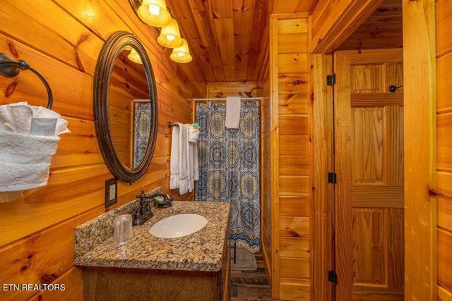 922 Black Bear Cub Way, Sevierville, TN 37862