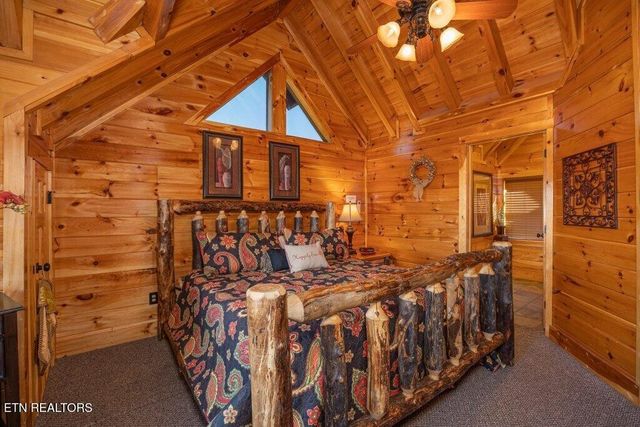 922 Black Bear Cub Way, Sevierville, TN 37862