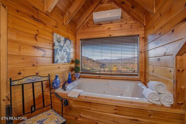 922 Black Bear Cub Way, Sevierville, TN 37862