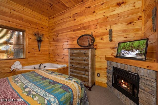 922 Black Bear Cub Way, Sevierville, TN 37862